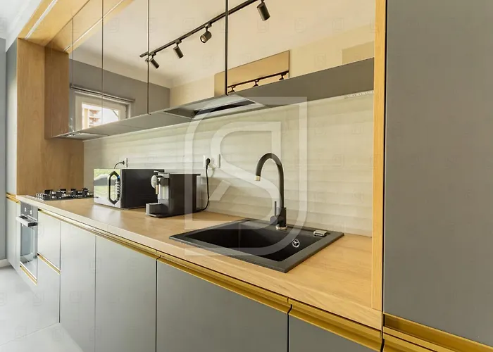 Emerald By Kristal Collection 부쿠레슈티